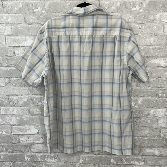 Van Heusen Blue Button Down Short Sleeve Shirt - Picture 3 of 5